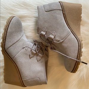 Brand new Toms suede wedge booties size 7